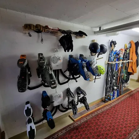 Half Chalet 2 Min From Ski Bus Laax